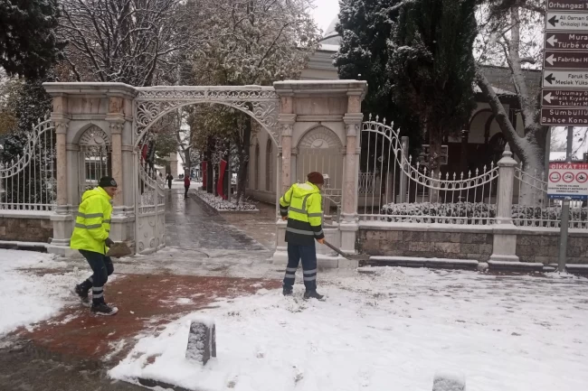 Bursa Büyükşehir'den kar ve lodosa geçit yok!