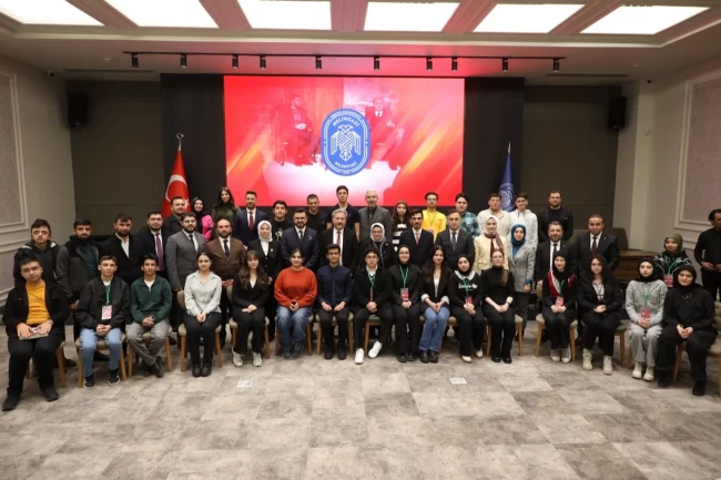 Mektep Melikgazi geleceğe ışık saçıyor