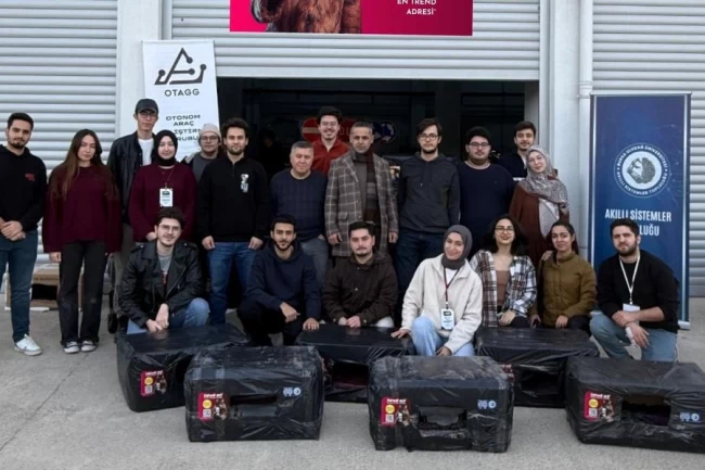 Bursa'da üniversiteli gençlerden sokak hayvanlarına sıcak yuva