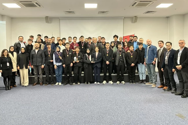 RoboBursa'da büyük final gerçekleşti... Şampiyonlar Çek Cumhuriyeti yolcusu