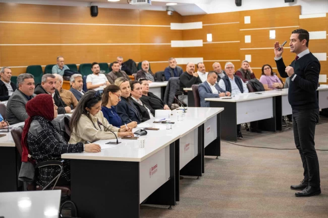 İzmirli muhtarlar Bornova Muhtarlar Akademisi'nde buluştu