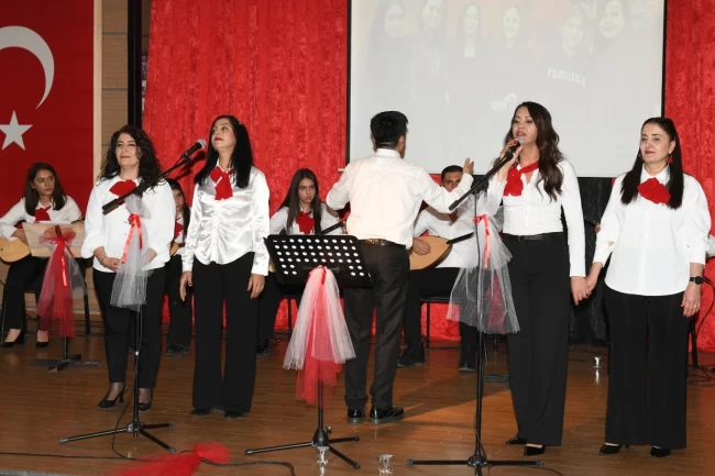 İzmir Çiğli'de türkü rüzgarı!