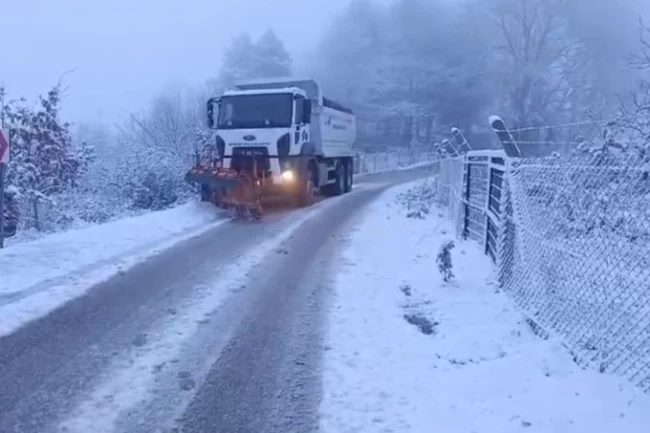 Bursa Büyükşehir'den kar mesaisi