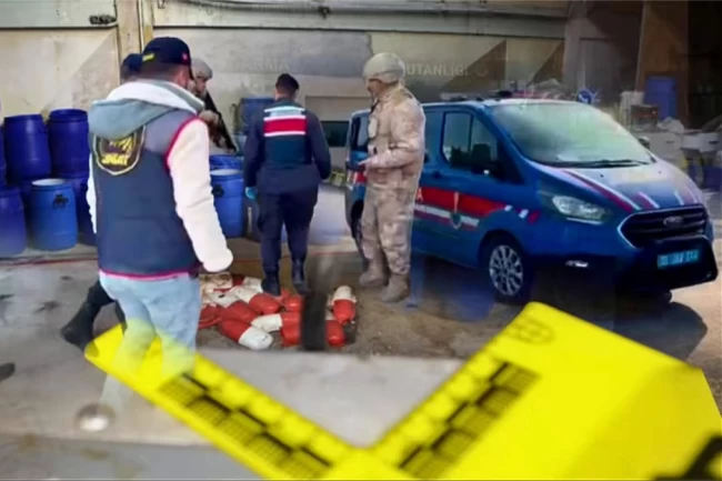 İzmir'de dev uyuşturucu darbesi! 5,5 milyon haplık hammadde ele geçirildi