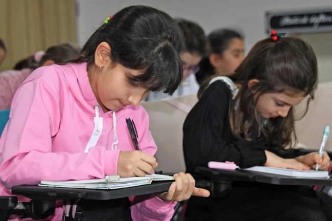 Bursa Osmangazi'de Küçük Yazarlar Atölyesi yeniden başladı