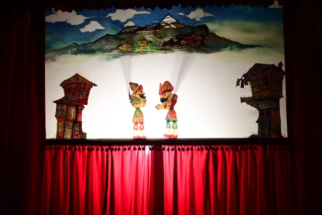 Bursa Osmangazi'de Karagöz perdesi çocuklar için açıldı