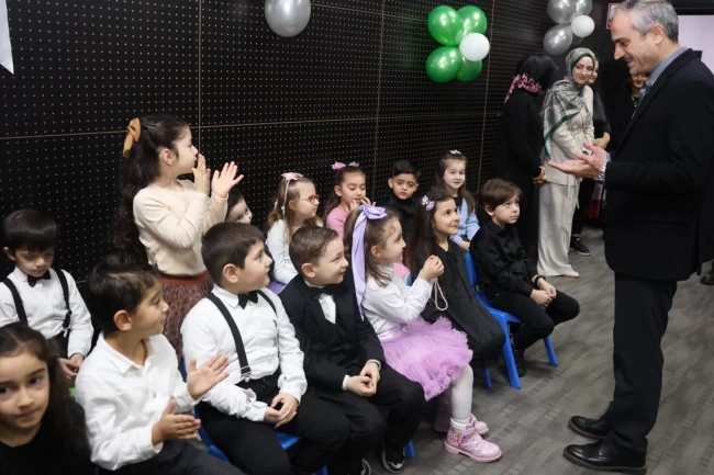 Çayırova'da çocuk kulüplerinde karne coşkusu