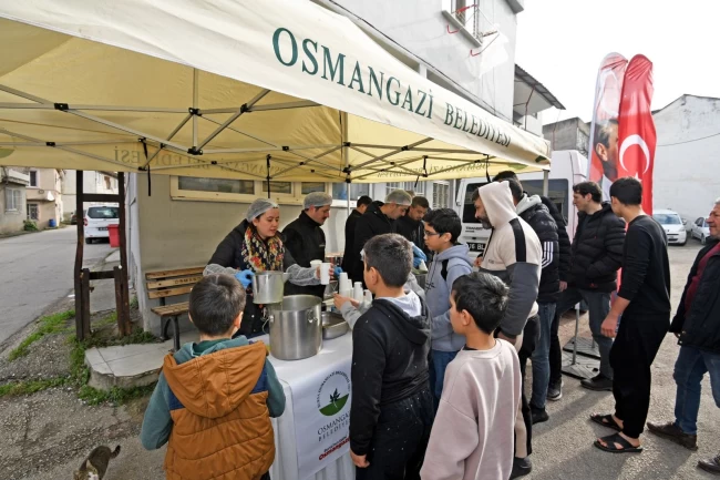 Bursa Osmangazi'de Cuma bereketi paylaşıldı