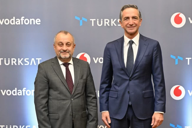 Türksat ve Vodafone'dan fiber altyapıda stratejik iş birliği