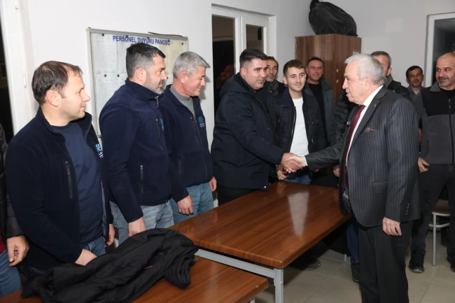 Bursa Nilüfer'de Başkan Şadi Özdemir'den karla mücadele ekiplerine teşekkür