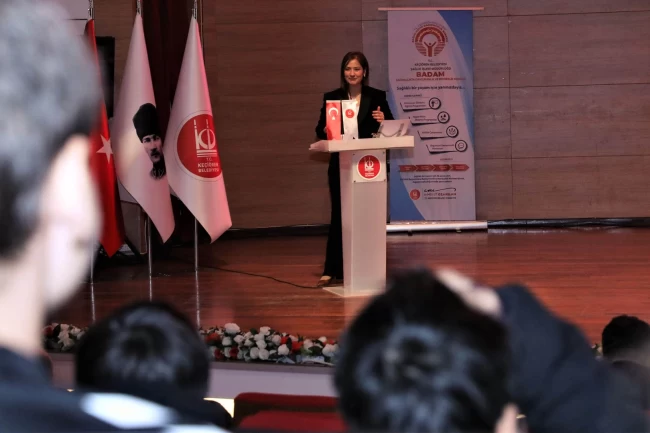Ankara Keçiören'de gençlere bağımlılıkla mücadele sempozyumu