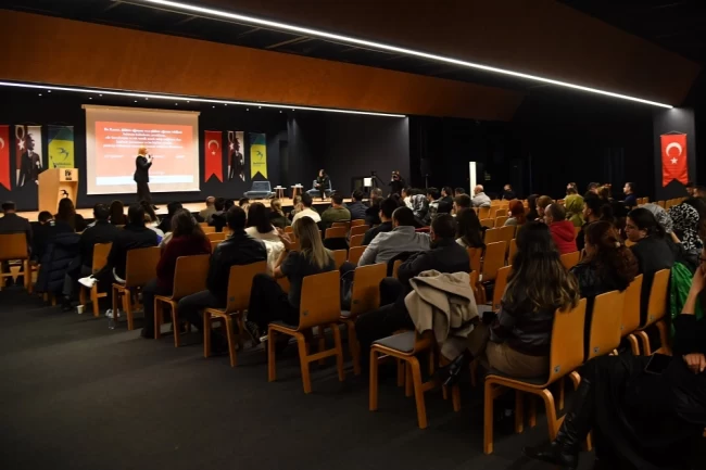 İstanbul Beylikdüzü'nde 'şiddetle mücadele' konuşuldu