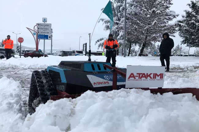 Kocaeli'de karla mücadelede robotik teknoloji