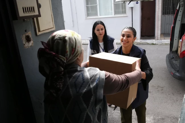 İzmir Çiğli'de gıda kolisi seferberliği