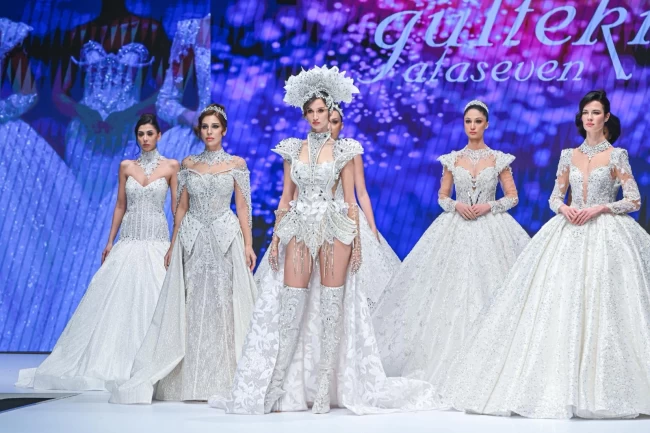 IF Wedding Fashion İzmir'de moda rüzgarına devam