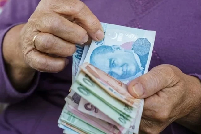 Bakan Işıkhan duyurdu... Emekli Sandığı zam farkları ve ek ödemeler hesaplara yatıyor