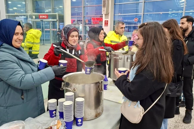 Sivas'ta son 20 yılın en yoğun karında belediye 7/24 görevde