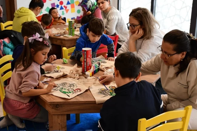 Balıkesir'de yarıyıl etkinlikleri çocukların yüzünü güldürdü