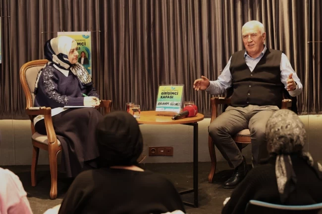 Bursa Osmangazi'de gençlere yol gösteren söyleşi