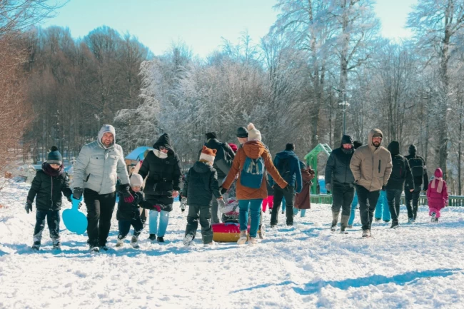 Kocaeli Kuzuyayla'da kar keyfi kış masalına dönüştü