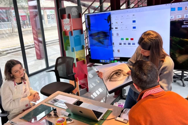 Bursa'da Pancar Deposu'nda gündelik malzemeler sanata dönüştü