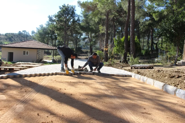 Antalya Manavgat'ta mezarlıklarda çalışma
