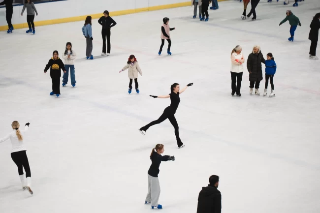 Ankara'da BelPA buz pateni tesisine yoğun ilgi