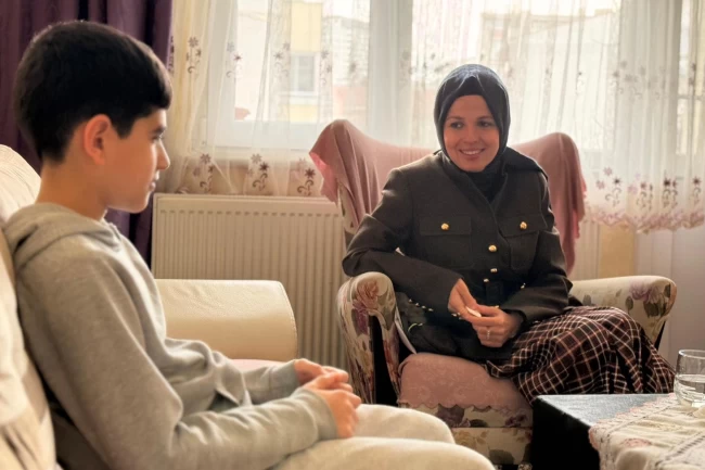 Bilecik Valisi eşi Zeynep Sözer'den anlamlı hane ziyareti