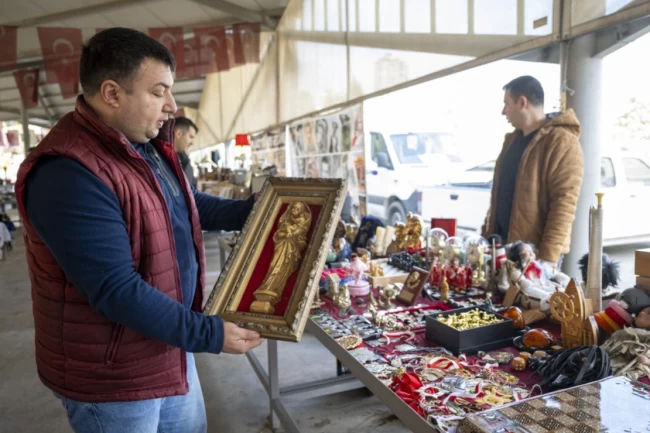 Mersin'de antika pazarı geçmişi gelecekle buluşturuyor