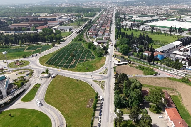 Sakarya Arifiye'nin merkezi Büyükşehirle sil baştan yenileniyor