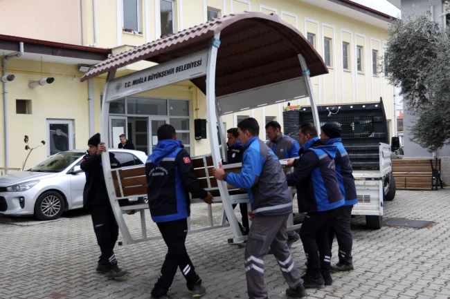 Muğla Büyükşehir'den ilçelere donatı katkısı