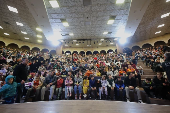 Nevşehir'de küçük izleyicilere büyük eğlence