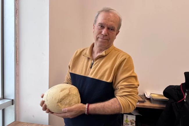 Jeomorfolog Ahmet Bolat Kahramanmaraş'ta dinozor yumurtası buldu