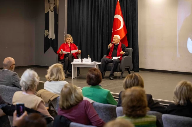 Nazım Hikmet Bornova'da doğum gününde anıldı