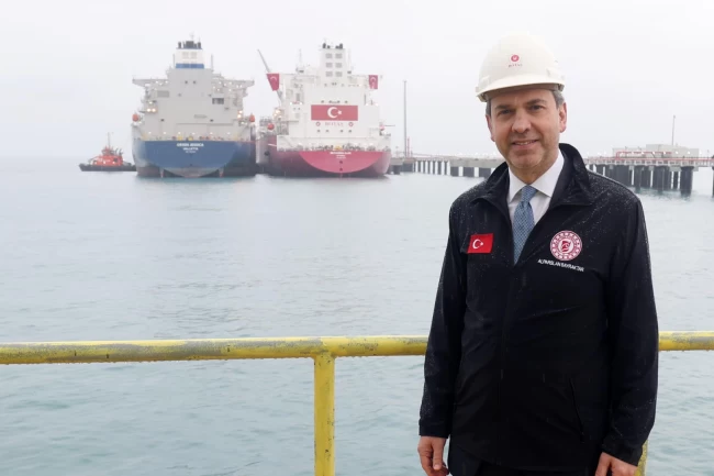 Ertuğrul Gazi FSRU'da kritik transfer... Türkiye'nin gazlaştırma kapasitesi 200 milyon metreküpe çıkıyor