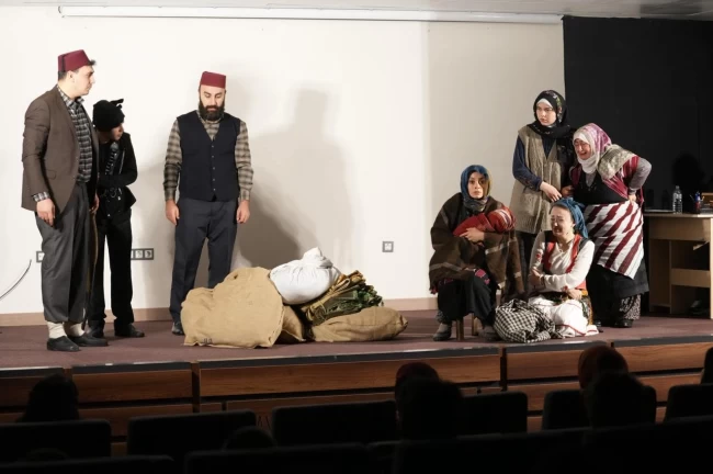 Trabzon'un kayıp yılları ilçelerde sahneye taşınıyor