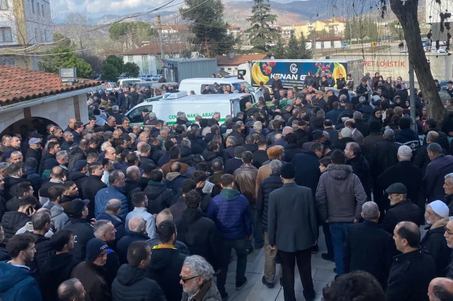 Antalya'daki kazada hayatını kaybeden gençler Bilecik'te toprağa verildi