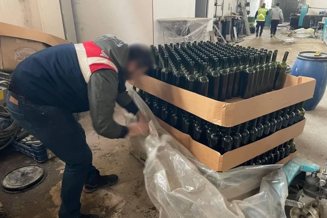 Bursa İznik'te kaçak içki imalathanesine darbe