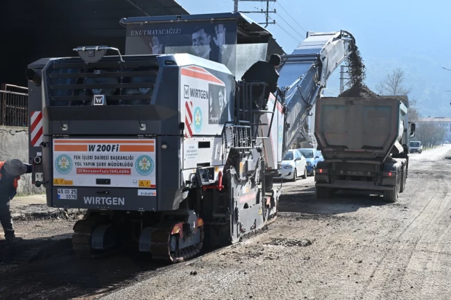 Manisa Büyükşehir kendi asfaltını kullanmaya başladı