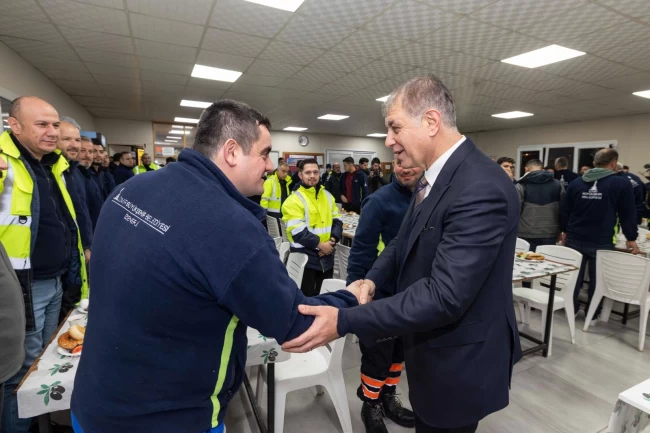 İzmir'de Başkan Tugay, mesaiye Park ve Bahçeler Dairesi'nde başladı