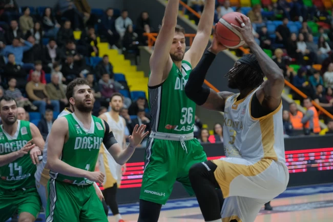 Konya Büyükşehir Belediyespor, Darüşşafaka'yı farklı yendi