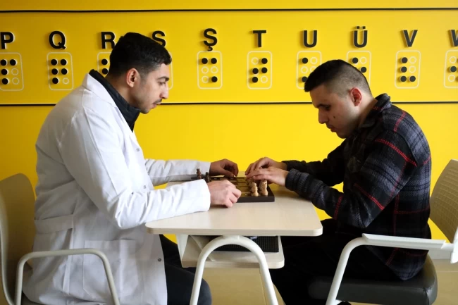 Kocaeli'de beyaz baston eğitimiyle bağımsız yaşam