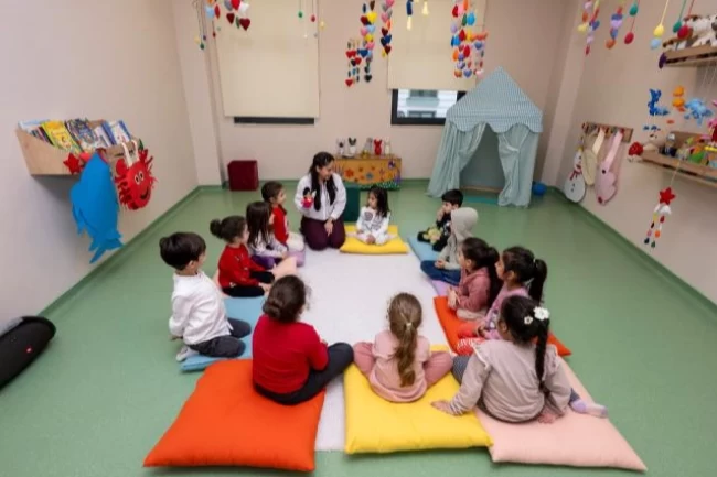 Mersin'de çocuk kampüsü atölyelerine yoğun ilgi