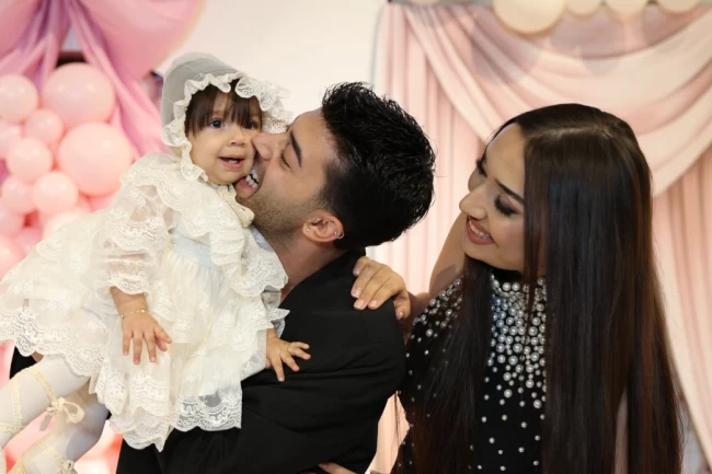 Kurtuluş Kuş, kızının 1. yaşında en özel anı yaşadı