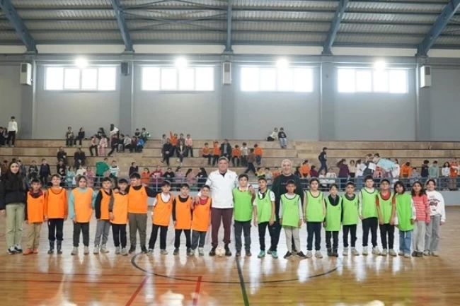 Denizli'de ‘Sınıflar Arası Futsal Turnuvası'nda heyecan sürüyor