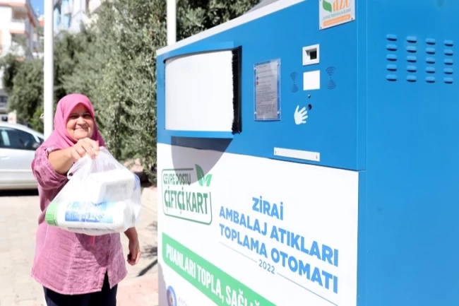 Antalya Finikeli kadınlara ‘Çevre Dostu Çiftçi Kart'