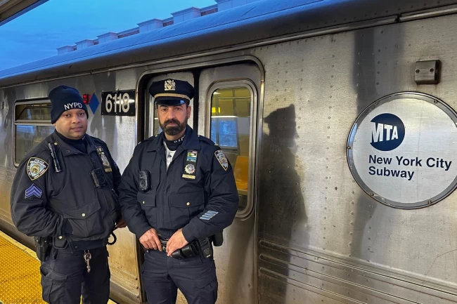Queens metrosunun başında bir Türk... NYPD'li Teğmen Ali Hammutoğlu'ndan gençlere çağrı