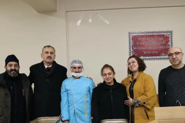 Ağrı Valisi Dr. Bozkurt'tan protokolden uzak iftar