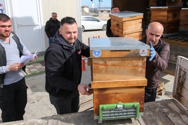 Bursa Büyükşehir'den kırsal üretime kovan desteği