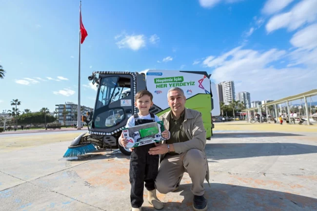 Minik Ayaz'ın hayali Mersin'de gerçek oldu